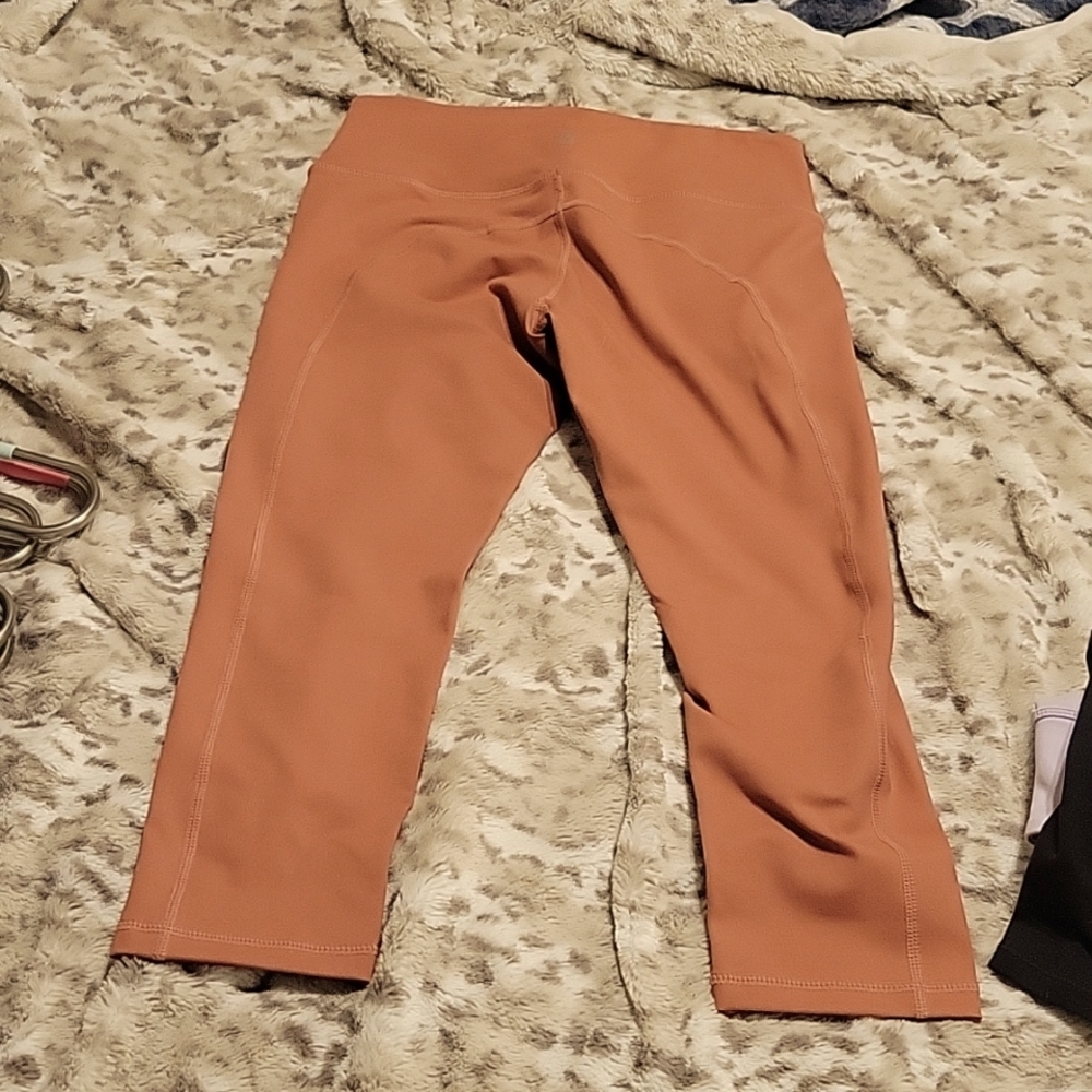 Buff Bunny Crop Leggins